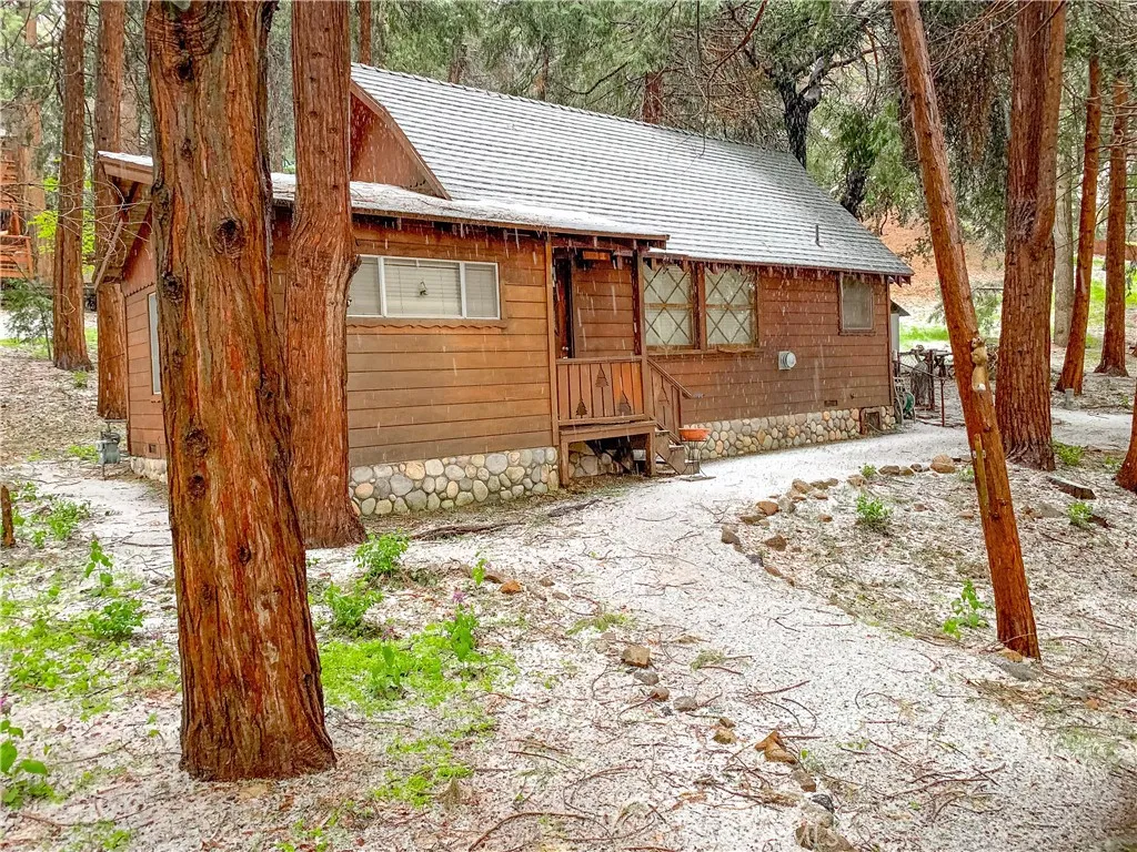 Additional image 4 of 65807 N Boa Drive, Crestline, CA 92325