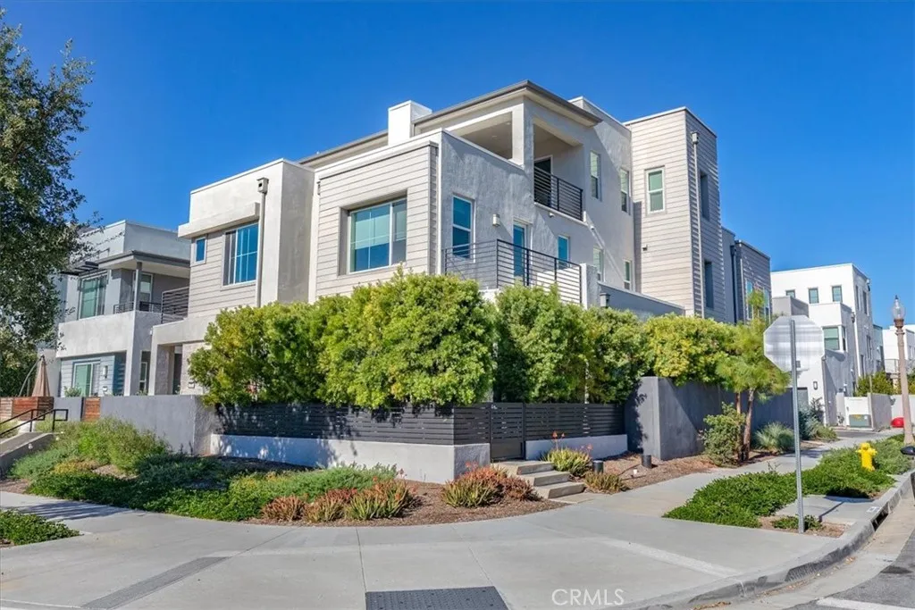 209 Paramount, Irvine, CA 92618 photo 2
