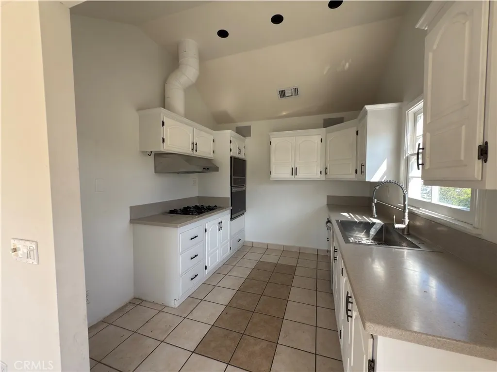 Additional image 7 of 2586 Lake View, Los Angeles, CA 90039