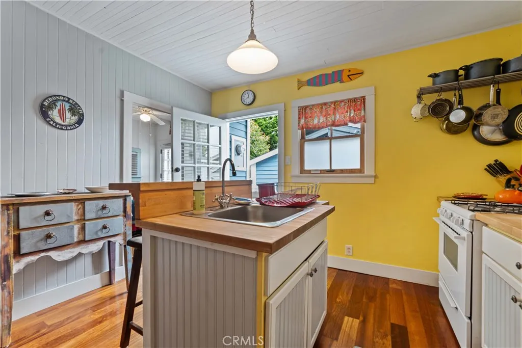 Additional image 11 of 222 S Broadway Ave, Redondo Beach, CA 90277