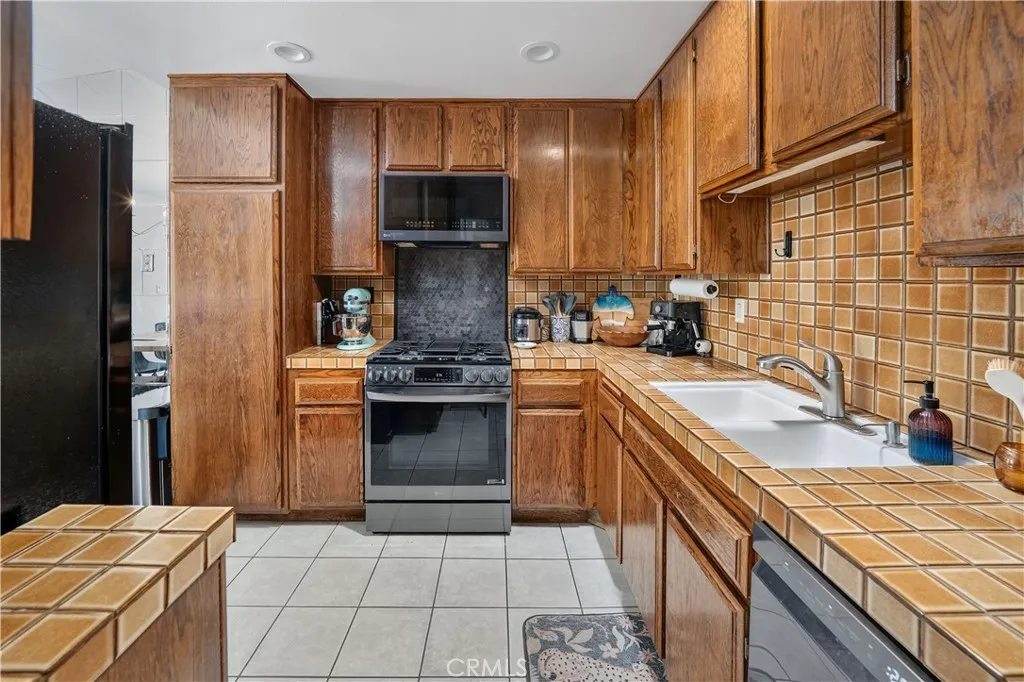 Additional image 47 of 25784 Covala Court, Valencia, CA 91355