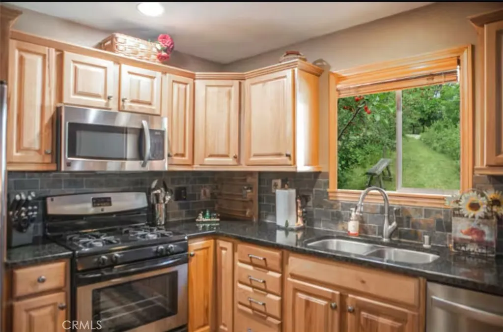 Additional image 7 of 901 Anita Ave, Big Bear City, CA 92314