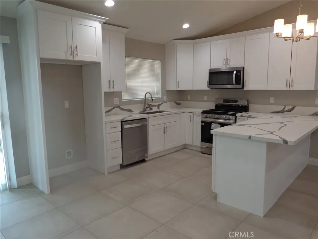 Additional image 6 of 12744 Running Deer Rd, Apple Valley, CA 92308
