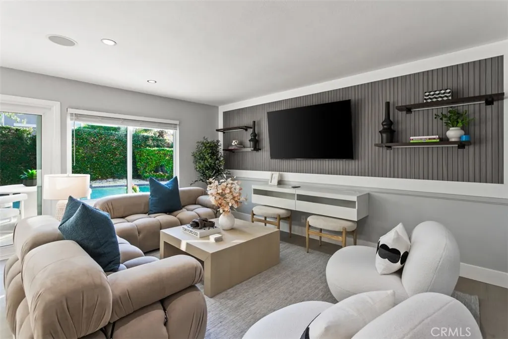 Additional image 10 of 9882 Kings Canyon Dr, Huntington Beach, CA 92646