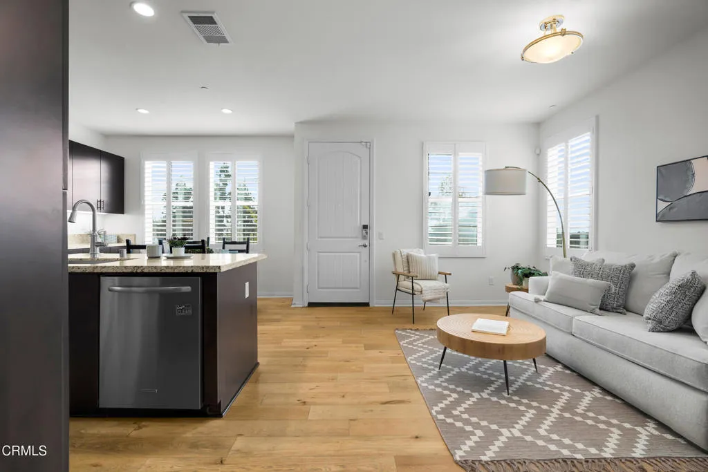 Additional image 9 of 900 N Primrose Lane Unit A, Azusa, CA 91702