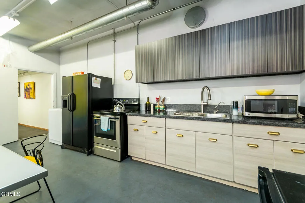 Additional image 17 of 831 S Main Street, Burbank, CA 91506