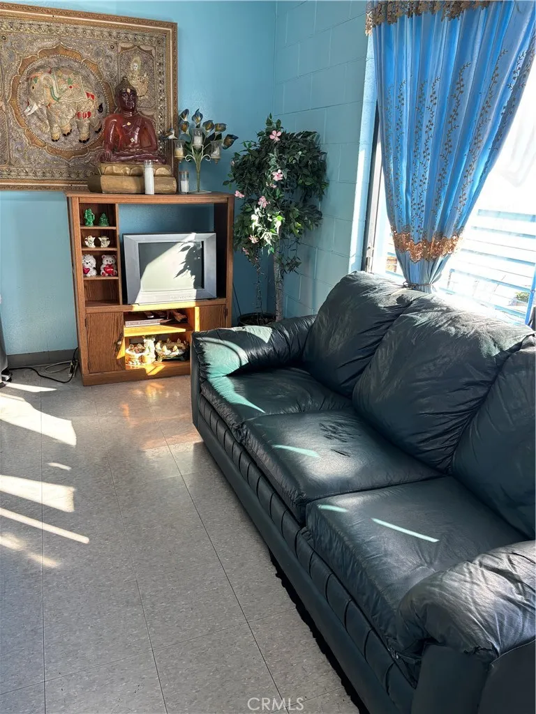 Additional image 42 of 5465 Santa Monica, Los Angeles, CA 90029