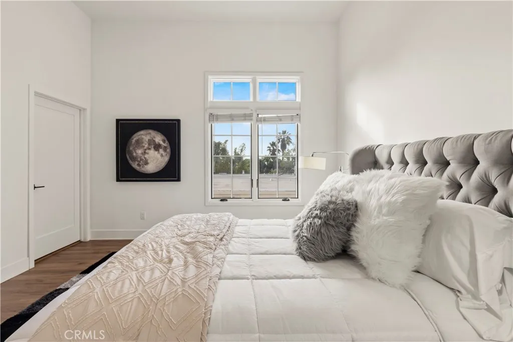 Additional image 69 of 288 S Oakland Ave Unit 211, Pasadena, CA 91101