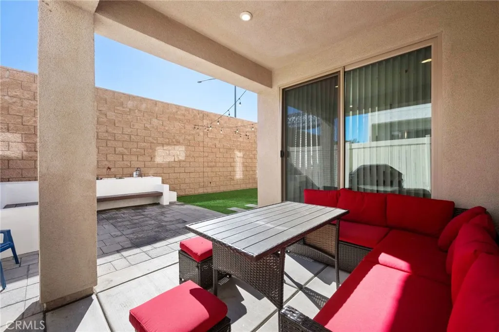 1457 E Laurelwood Dr, San Bernardino, CA 92408