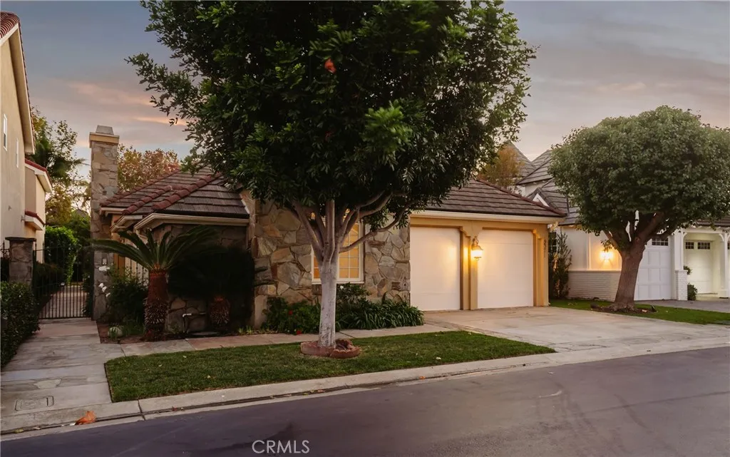 Additional image 43 of 19371 Woodlands Ln, Huntington Beach, CA 92648