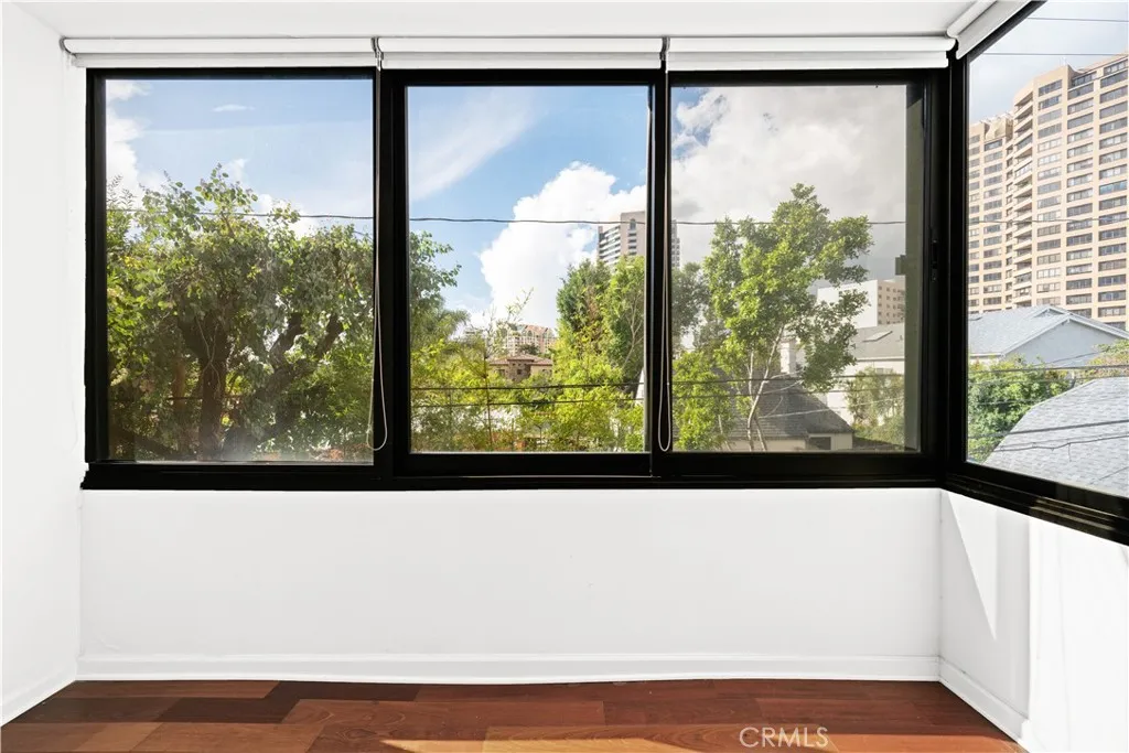 Additional image 12 of 1277 S Beverly Glen Boulevard Unit 405, Los Angeles, CA 90024