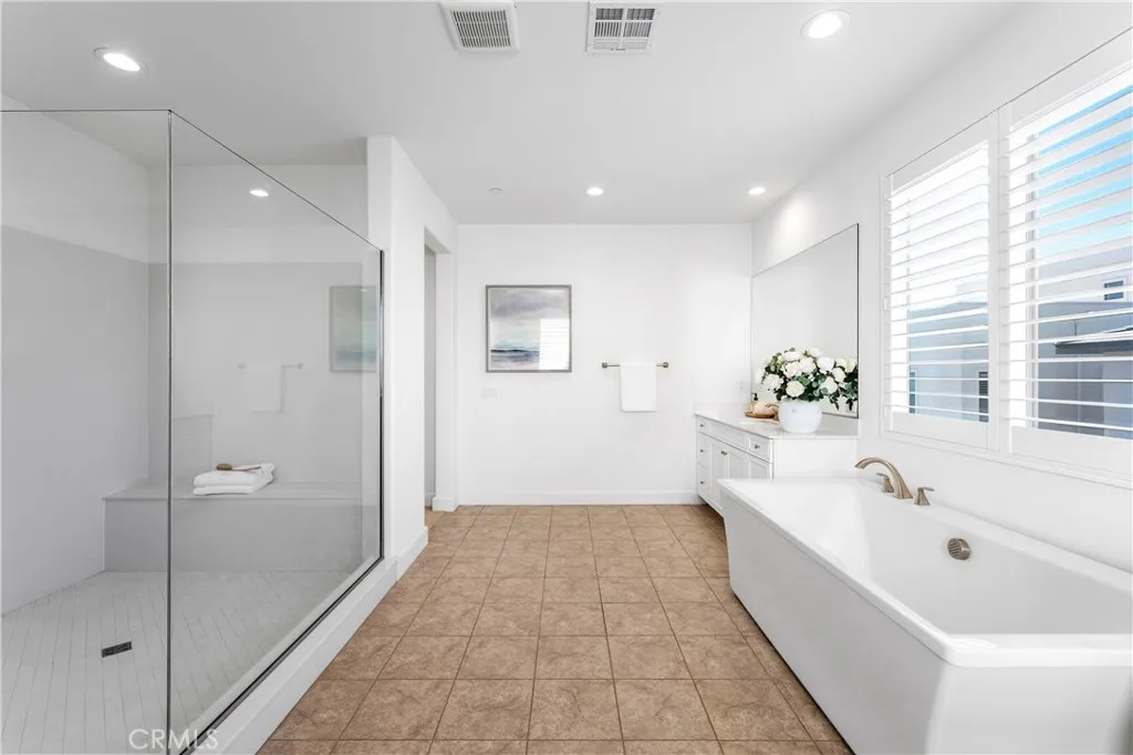 Additional image 16 of 105 Shear, Irvine, CA 92618