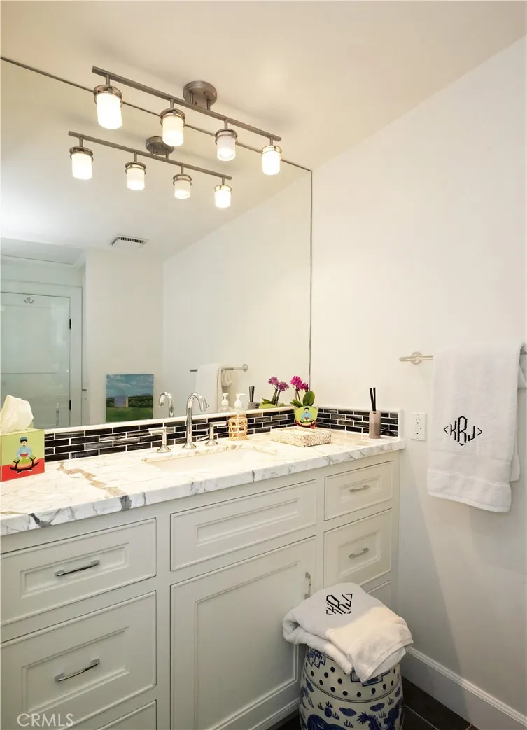 Additional image 61 of 207 S Poinsettia Avenue, Manhattan Beach, CA 90266