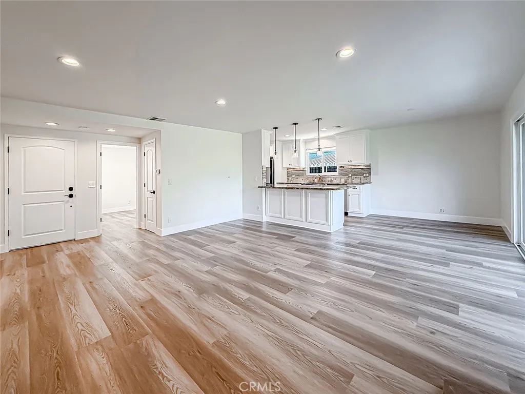 Additional image 4 of 23275 Hamlin, West Hills, CA 91307