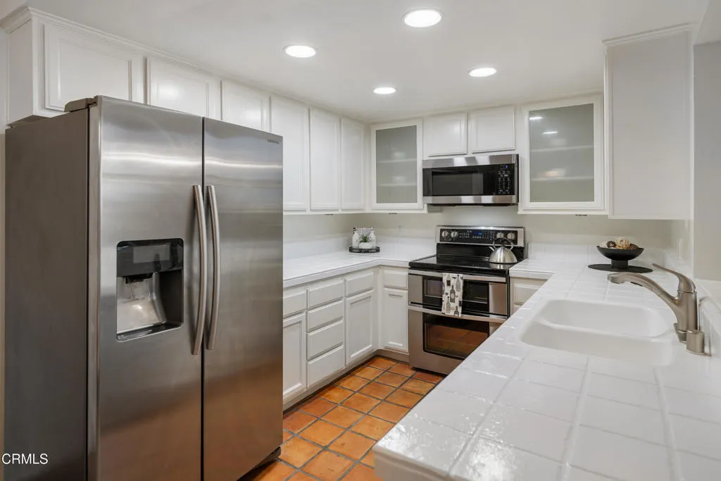 Additional image 13 of 2385 Roscomare Road Unit F8, Bel Air, CA 90077