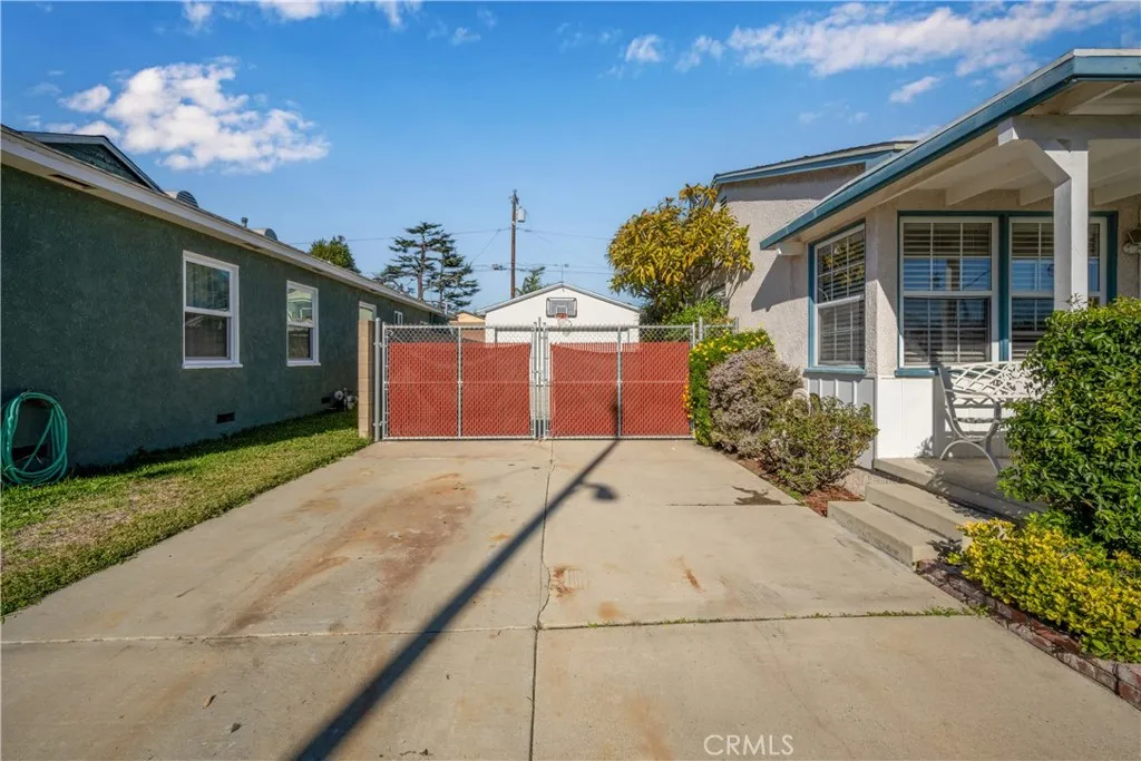 Additional image 90 of 5815 E Oxholm St, Long Beach, CA 90808