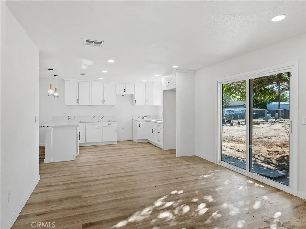 Additional image 18 of 21225 Lone Eagle Rd, Apple Valley, CA 92308