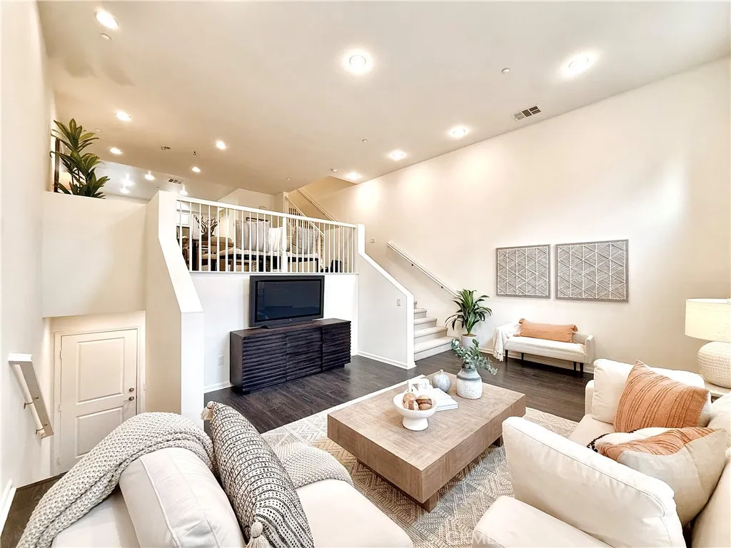 Additional image 4 of 5547 Strand Unit 103, Hawthorne, CA 90250