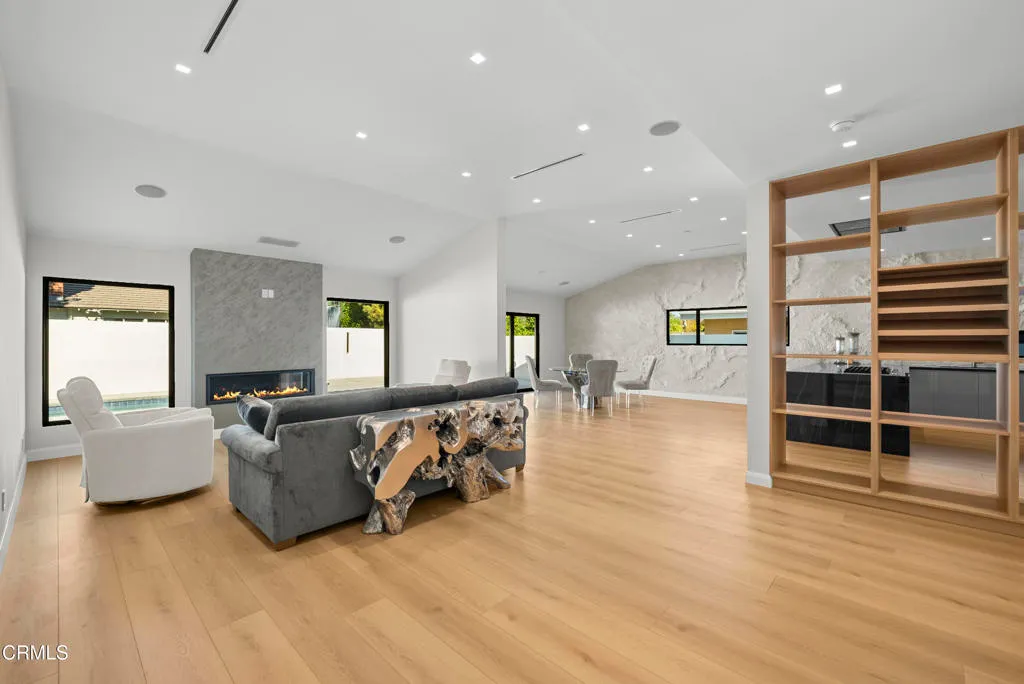 Additional image 52 of 14145 Weddington Street, Los Angeles, CA 91401