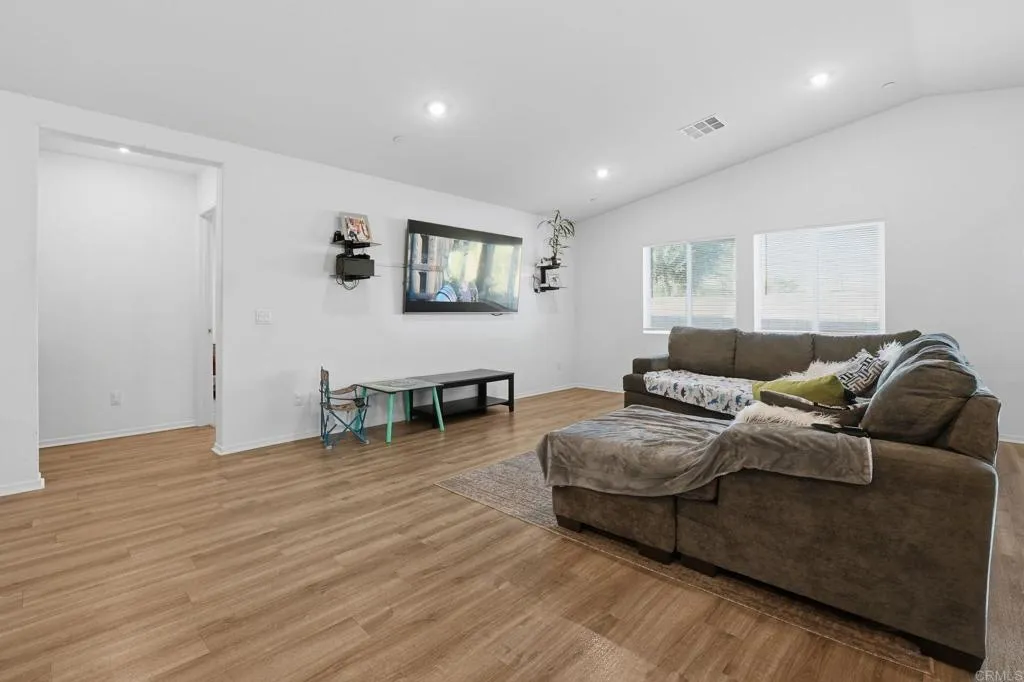 Additional image 3 of 1262 Allegiance Avenue, Hemet, CA 92543