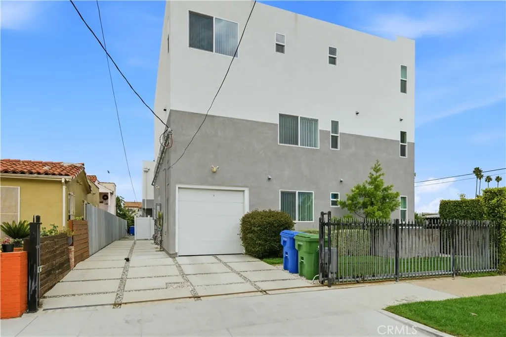 Additional image 45 of 6919 S Menlo, Los Angeles, CA 90044