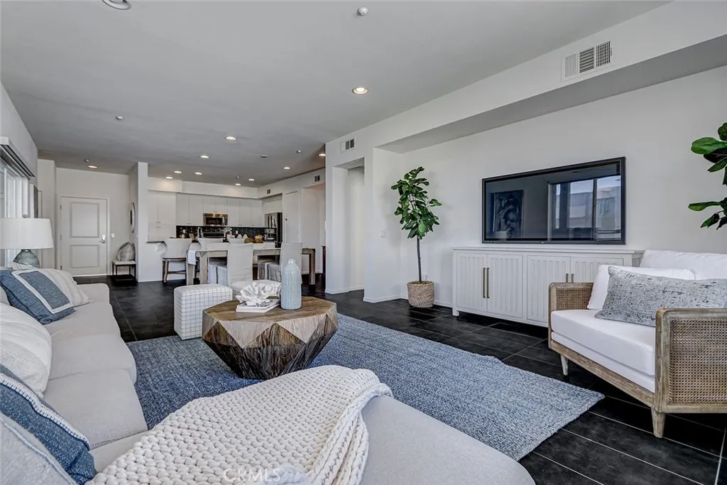 Additional image 50 of 13029 Central Avenue Unit 401, Hawthorne, CA 90250