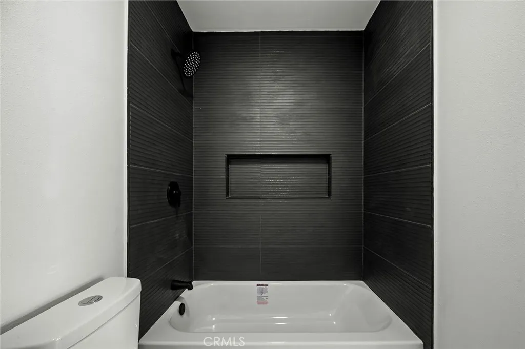 Additional image 29 of 924 W Almond Street, Compton, CA 90220