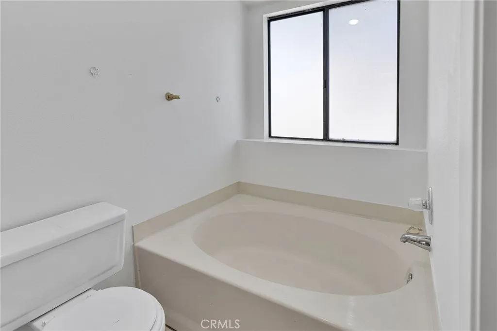 Additional image 76 of 18037 Mondamon Rd, Apple Valley, CA 92307