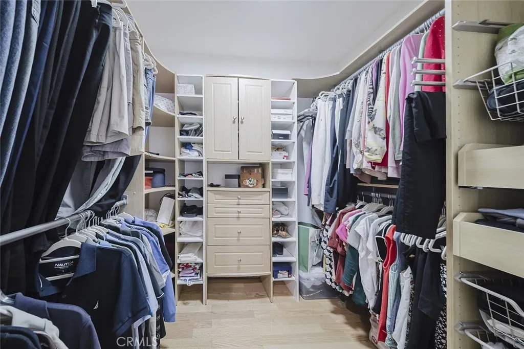 Additional image 70 of 9775 Via Roma, Burbank, CA 91504