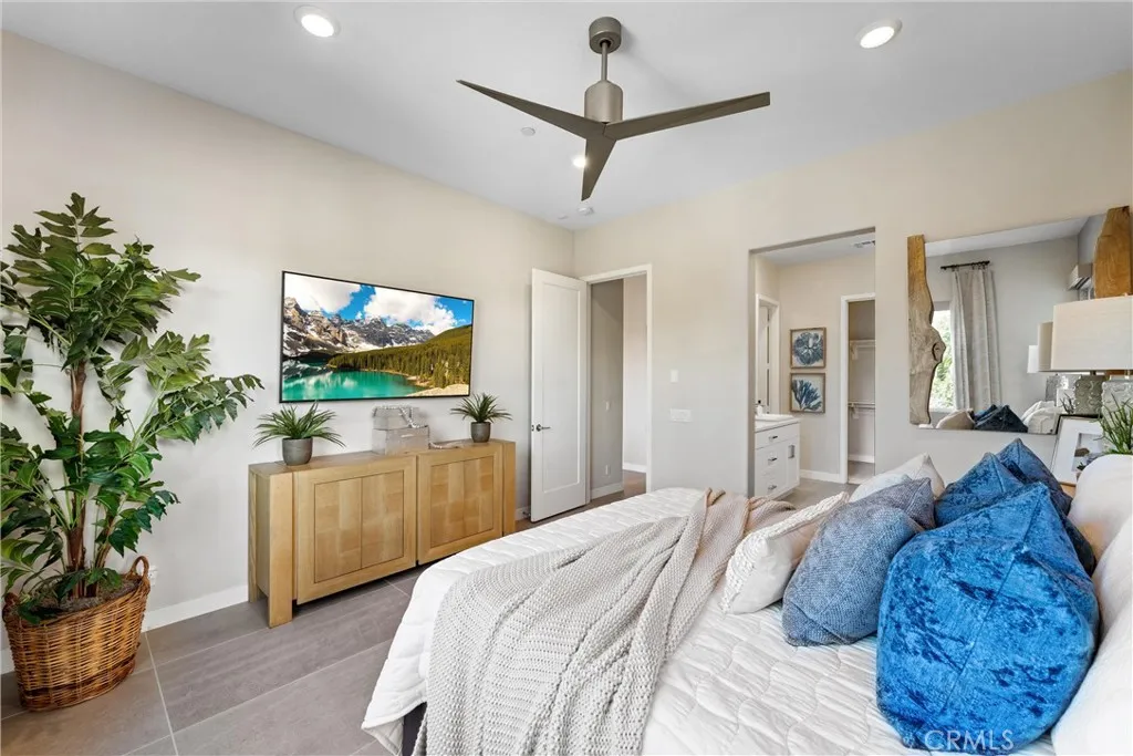 Additional image 80 of 419 Transport, Tustin, CA 92782