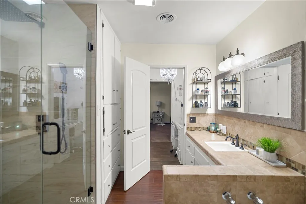 Additional image 85 of 1811 Country Club Dr, Bakersfield, CA 93306