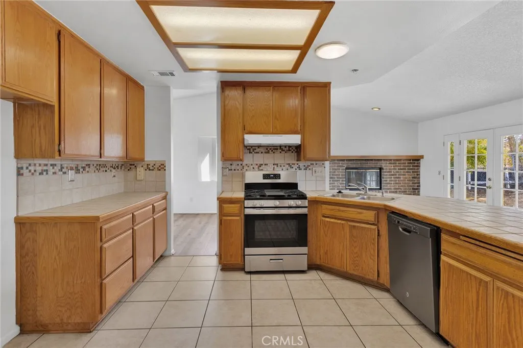 Additional image 61 of 18037 Mondamon Rd, Apple Valley, CA 92307