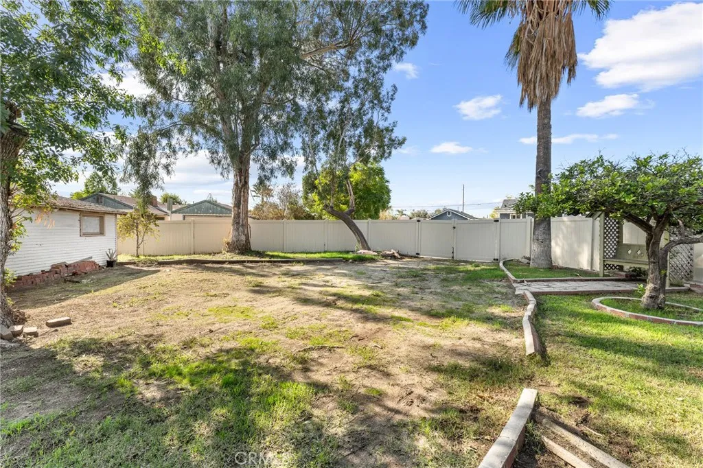 Additional image 14 of 939 E Olive Street, Colton, CA 92324