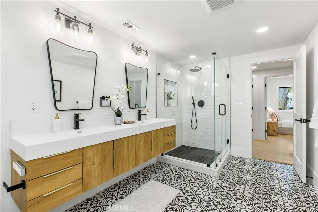 Additional image 21 of 17601 McCormick Street, Encino, CA 91316