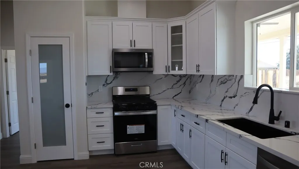 Additional image 8 of 10408 Peach Avenue, California City, CA 93505