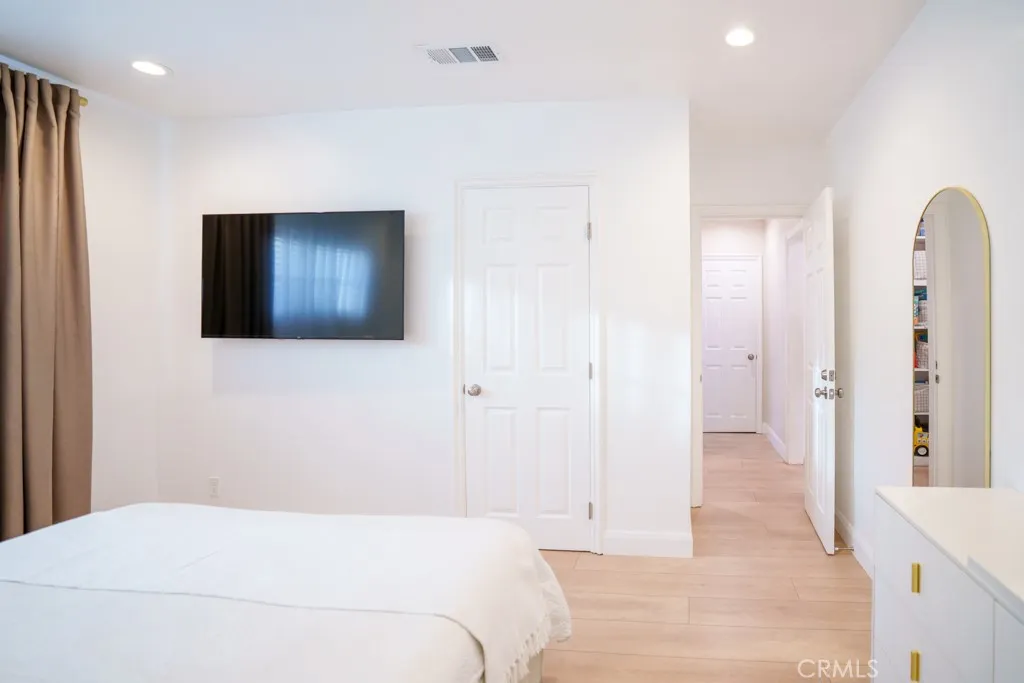 Additional image 14 of 15500 Chatsworth Street, , CA 91345