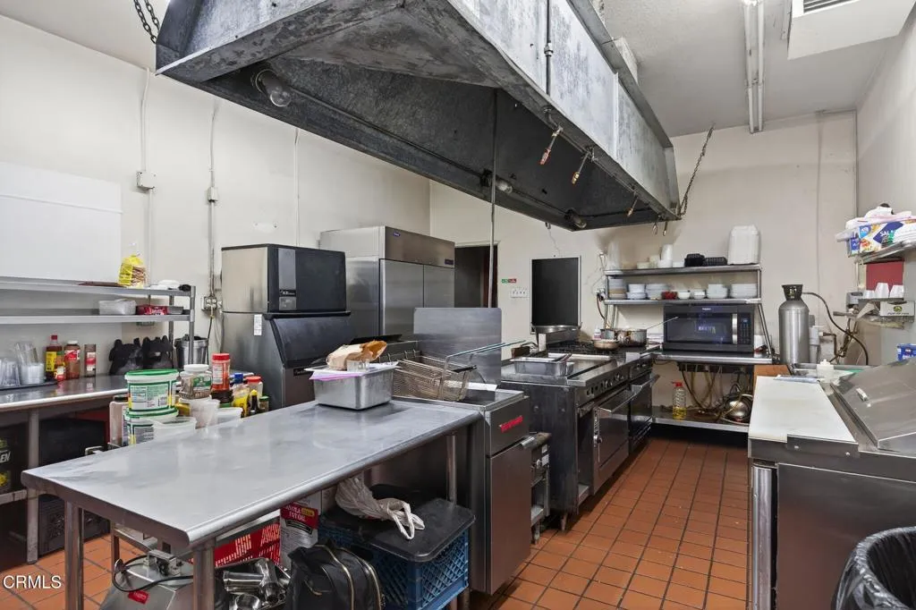 Additional image 7 of 974 E Main Street, Santa Paula, CA 93060