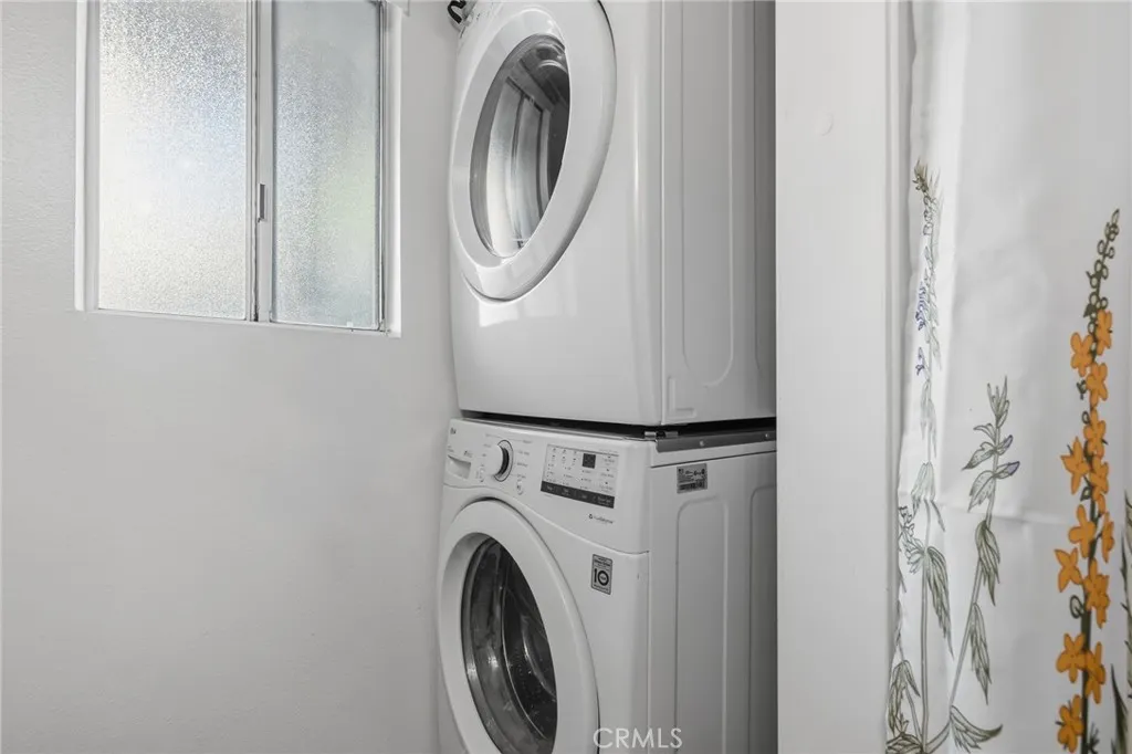 Additional image 11 of 13567 Valerio Street Unit F, Van Nuys, CA 91405