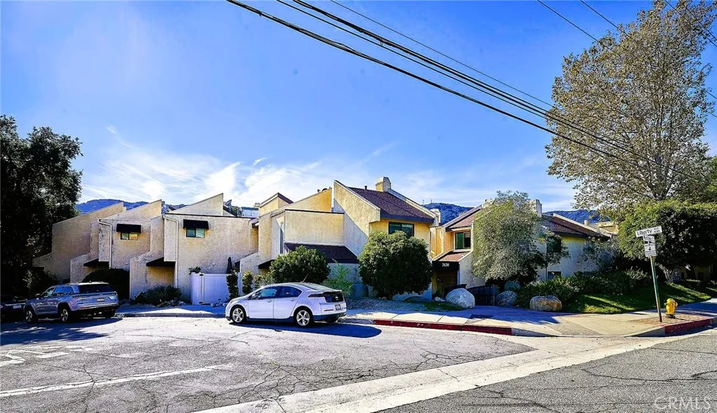 Property image for 3130 Montrose Avenue Unit 102, La Crescenta, CA 91214