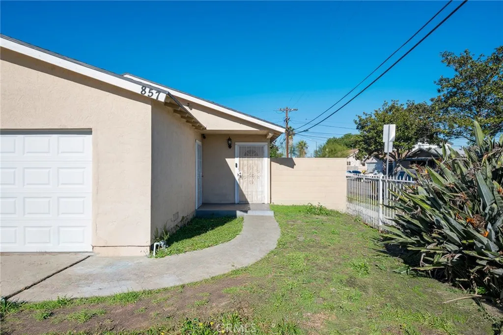 Additional image 3 of 857 E 109th Pl, Los Angeles, CA 90059
