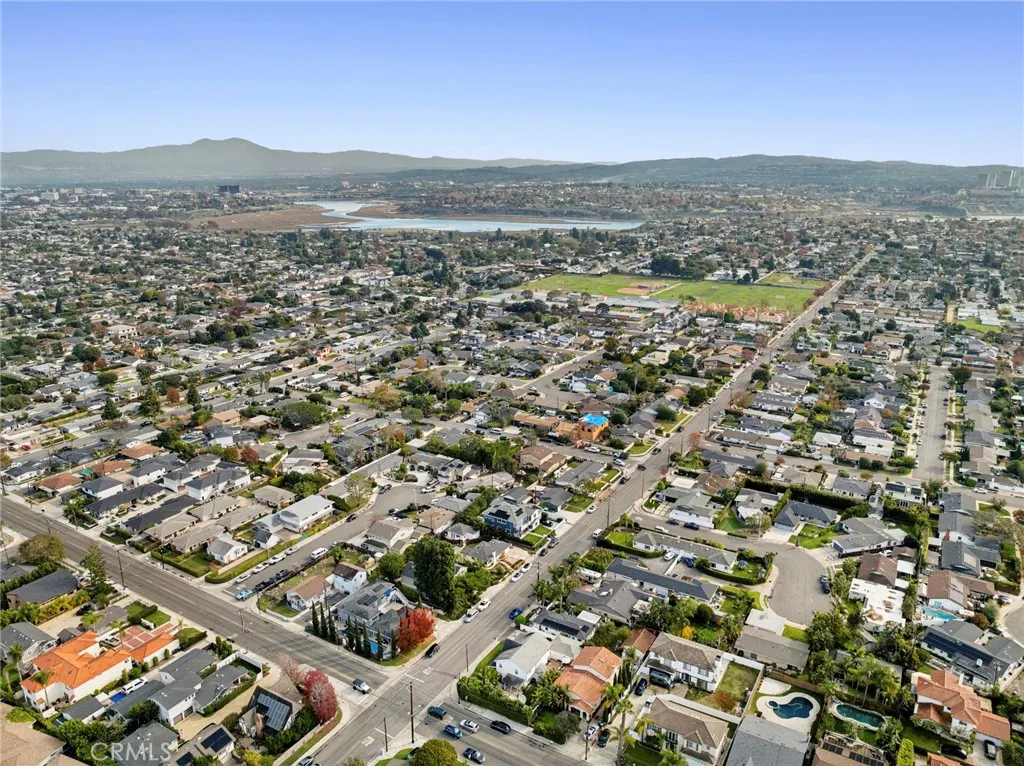 201 E 21st Street, Costa Mesa, CA 92627