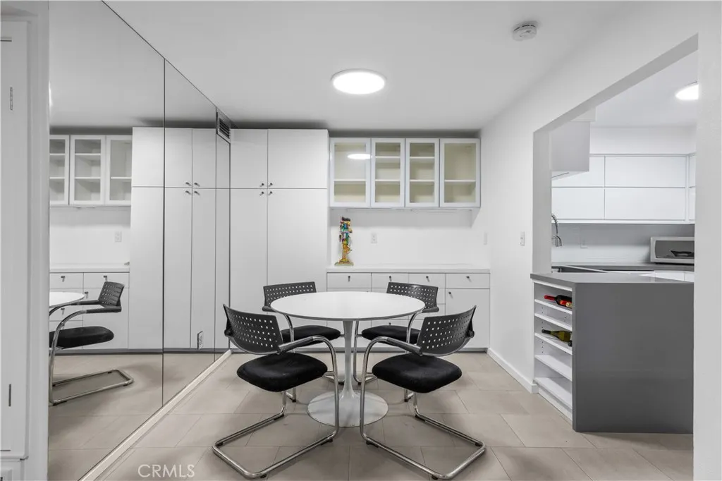 Additional image 9 of 14960 Victory Unit 102, Van Nuys, CA 91411