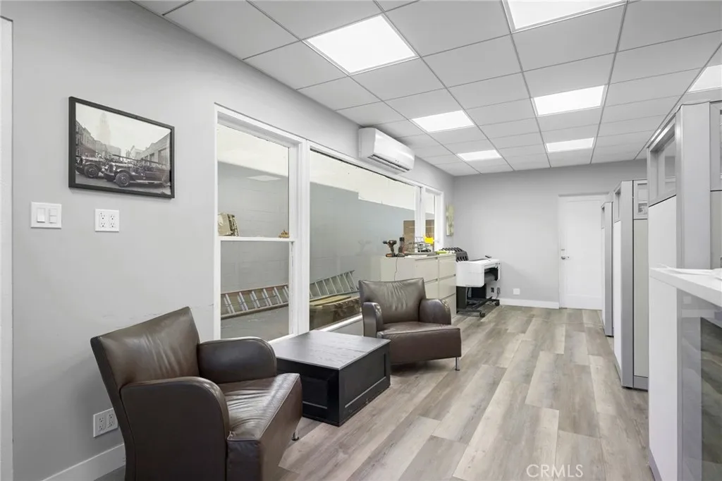 Additional image 54 of 2304 W Burbank Boulevard, Burbank, CA 91506