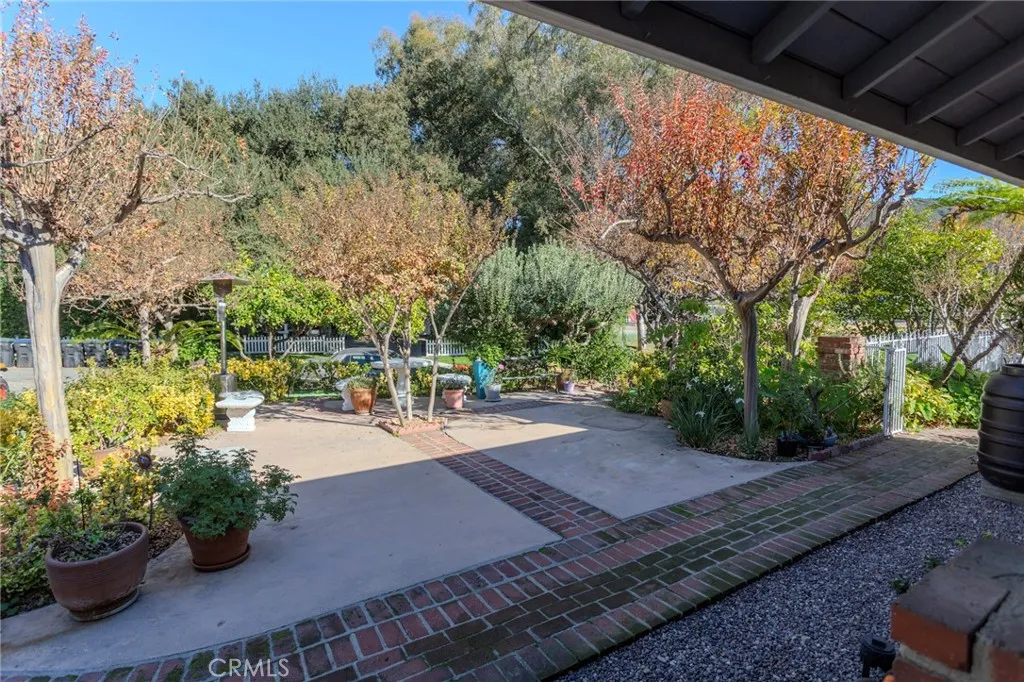 Additional image 51 of 1724 Sombra Drive, Glendale, CA 91208