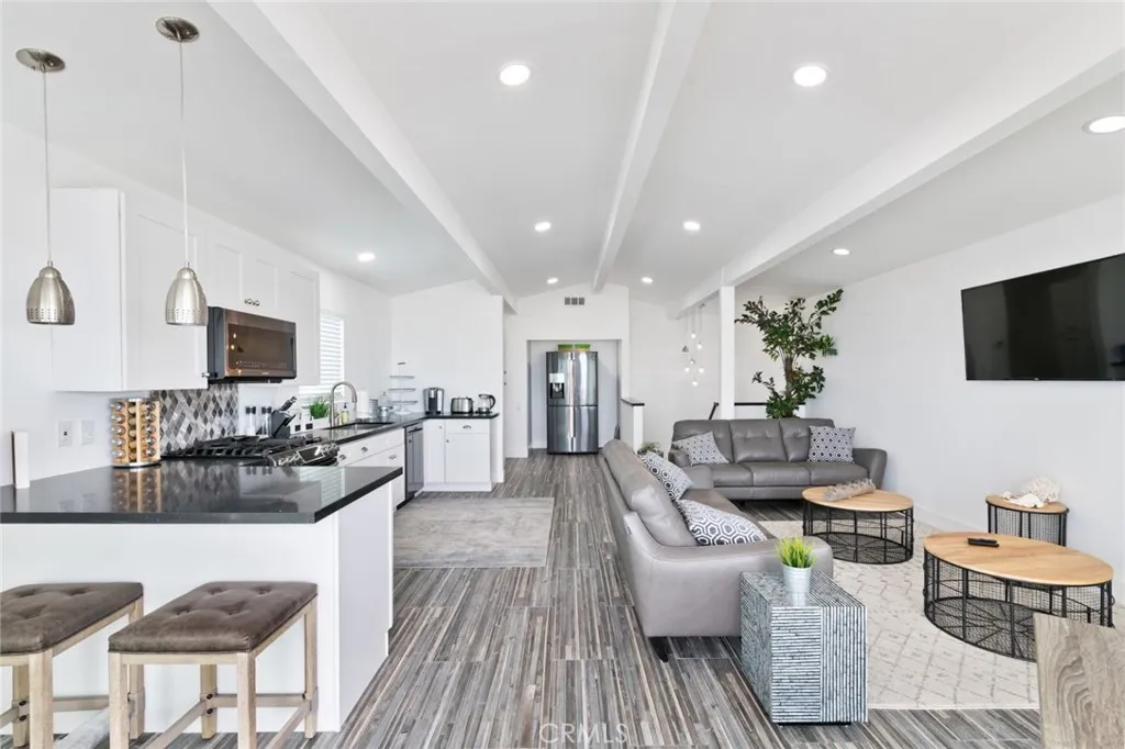 Additional image 60 of 2212 W Oceanfront, Newport Beach, CA 92663