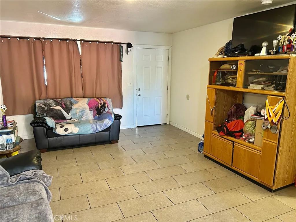 Additional image 5 of 1011 W Harding Avenue, Santa Maria, CA 93458
