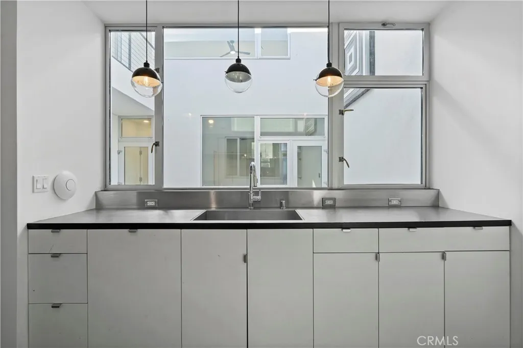 Additional image 13 of 1121 Abbot Kinney, Venice, CA 90291