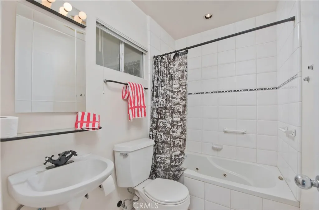 Additional image 14 of 19732 Henshaw, Woodland Hills, CA 91364