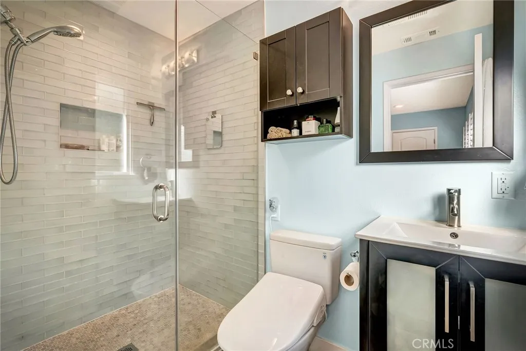 Additional image 27 of 17232 Elkwood St, Lake Balboa, CA 91406