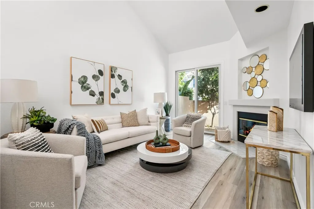 Additional image 15 of 28 Almador, Irvine, CA 92614